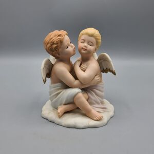 Home Interiors Homco Kissing Angels Bisque Porcelain Figurine #8838 4 3/4 Inch